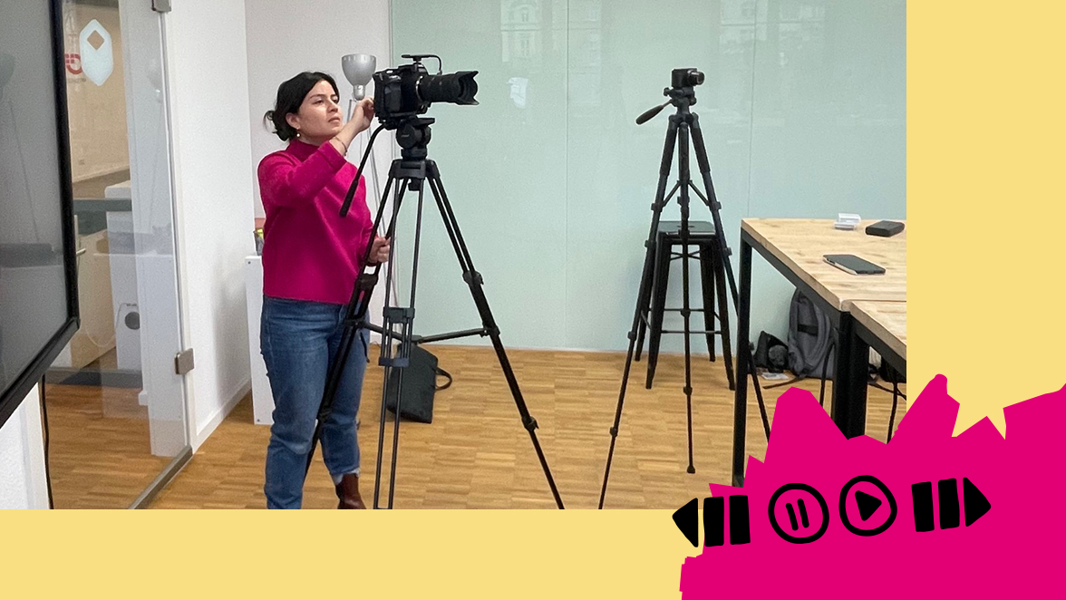 Hinter den Kulissen von Radio T Cloud Public: Maria an der Kamera