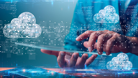 Person with tablet uses Application Service Mesh in T Cloud Public