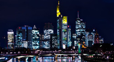 Skyline des Bankenviertels in Frankfurt am Main bei Nacht