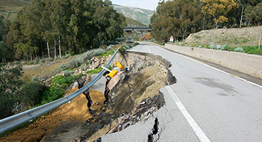 Innovative KI-Modelle können Umweltkatastrophen wie Erdrutsche frühzeitig erkennen und Schäden reduzieren.